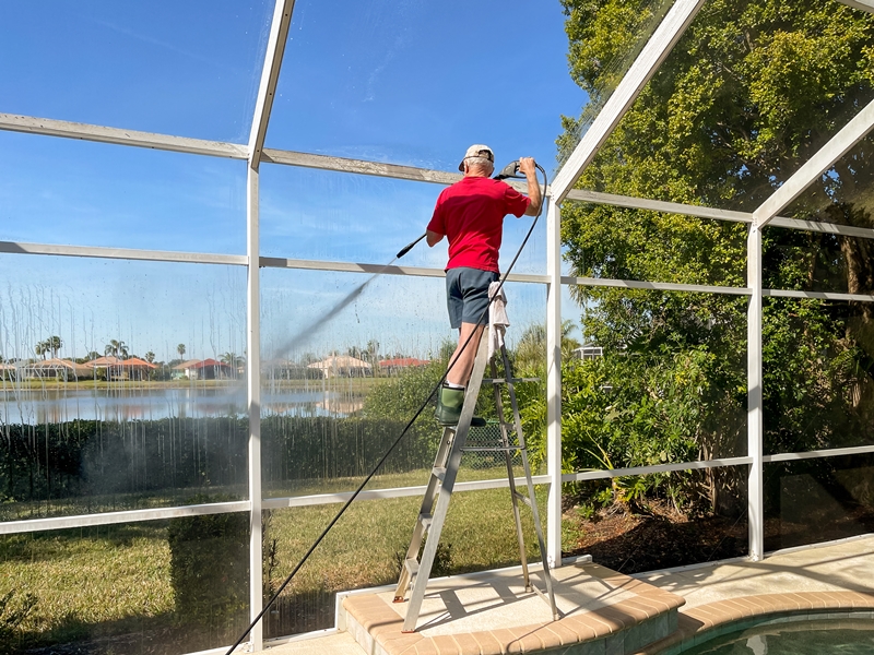 screen pool enclosure in Windermere, Winter Garden, and Doctor Phillips